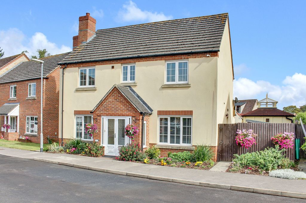 Property photo 1 of 31