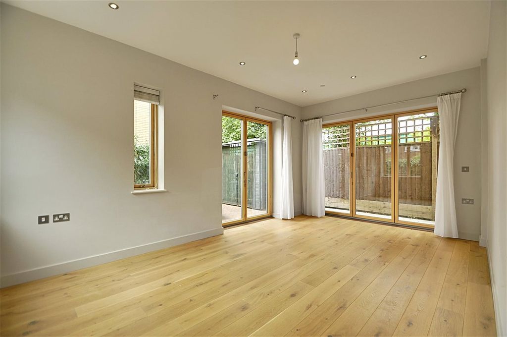 Property photo 2 of 14 Picture No. 03