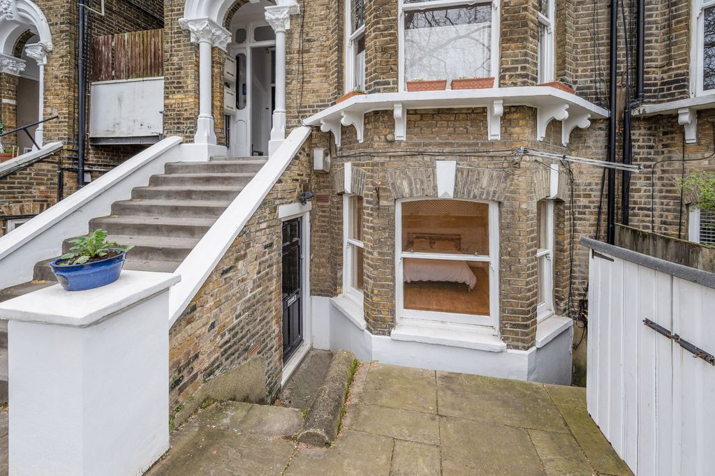 Property photo 2 of 8