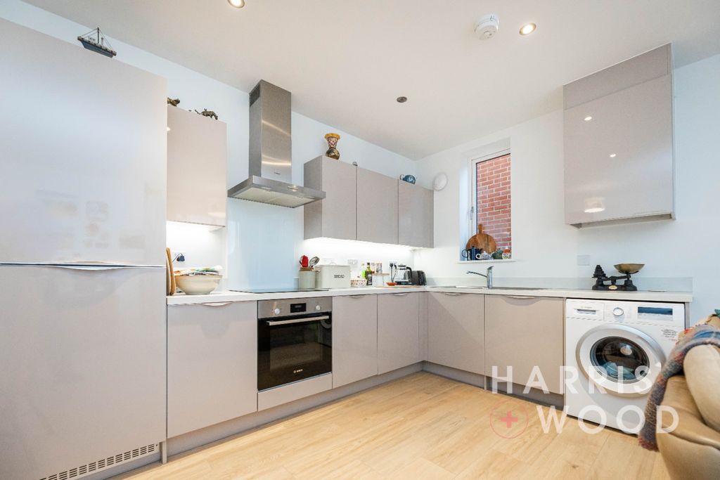 Property photo 2 of 16 4435562