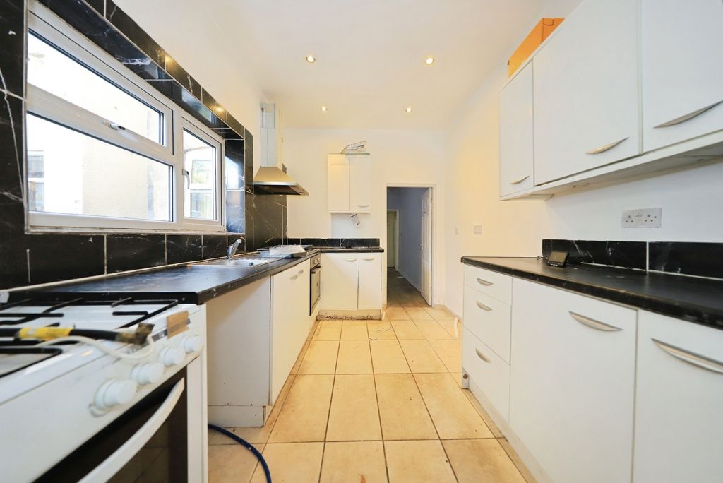 Property photo 2 of 13 Kitchen