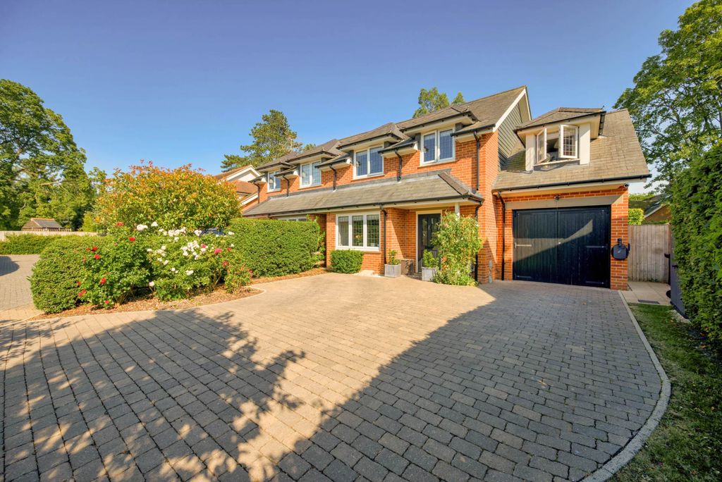 Property photo 1 of 28