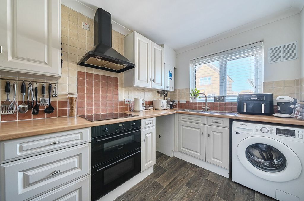 Property photo 2 of 14