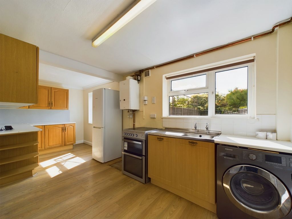 Property photo 2 of 11 Cam01909G0-Pr0222-Still003