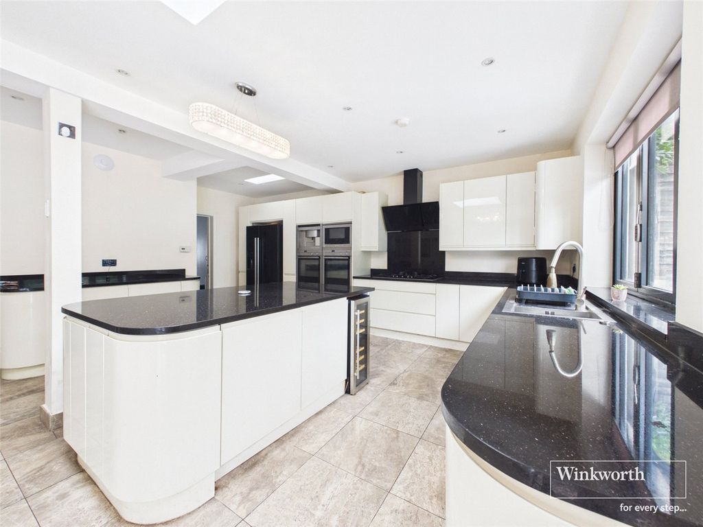 Property photo 3 of 15 Kitchen