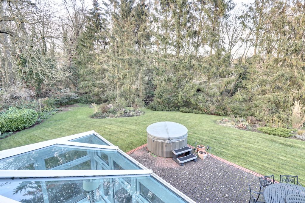 Property photo 3 of 24