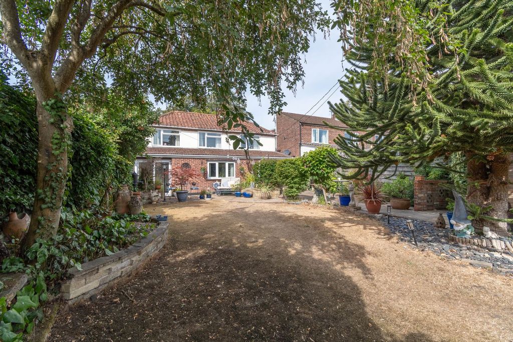Property photo 1 of 21