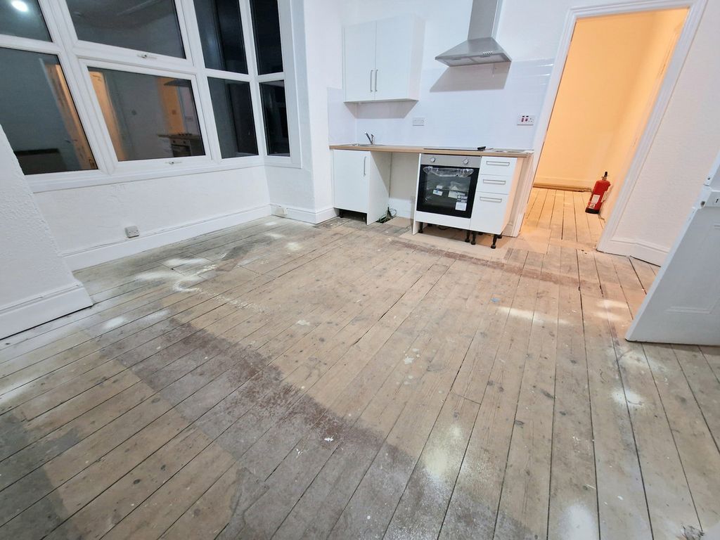 Property photo 1 of 3