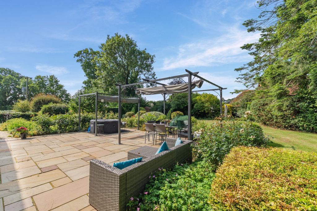 Property photo 3 of 16 Terrace