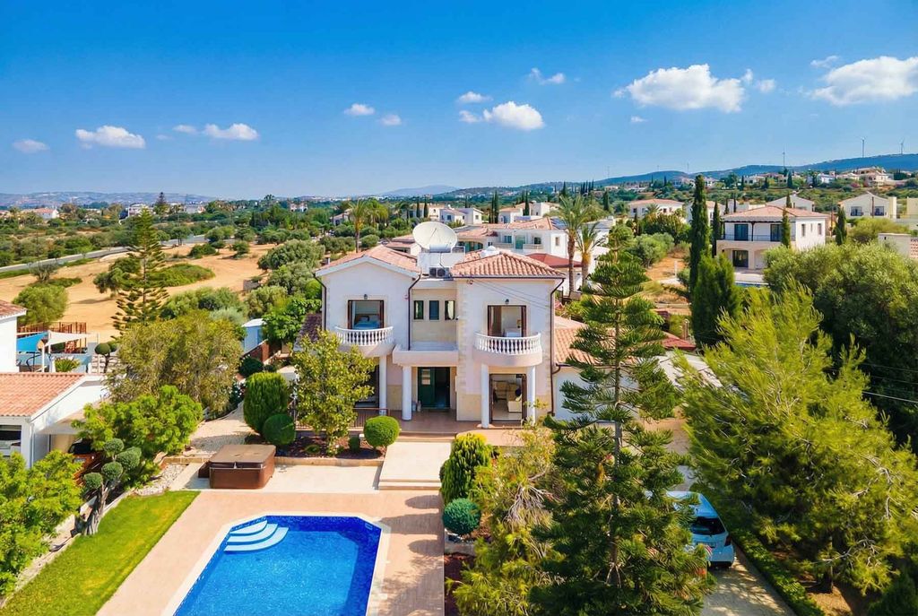 Property photo 1 of 27