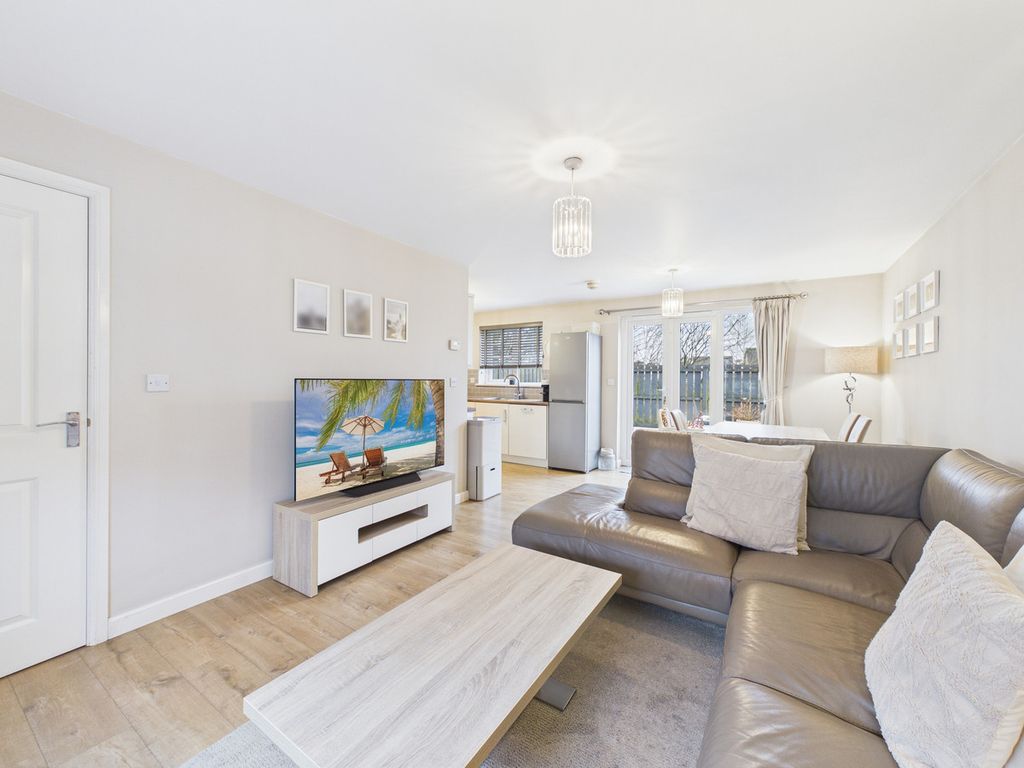 Property photo 2 of 23