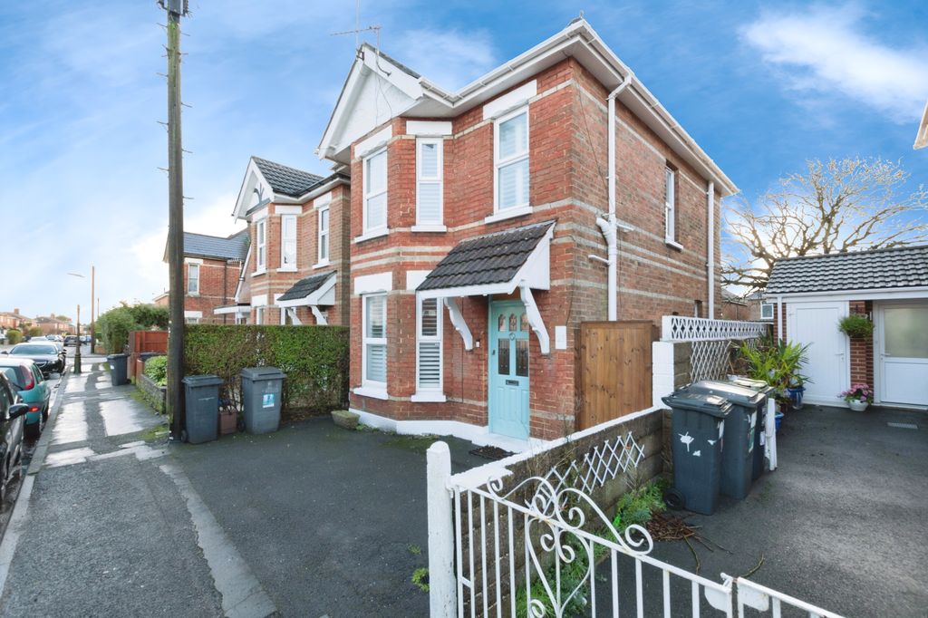 Property photo 1 of 20