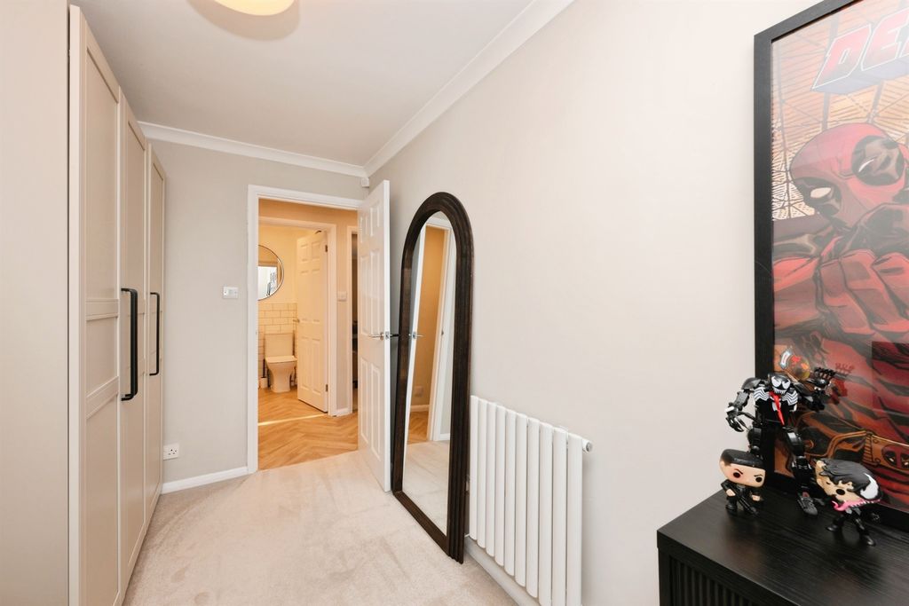 Property photo 3 of 25