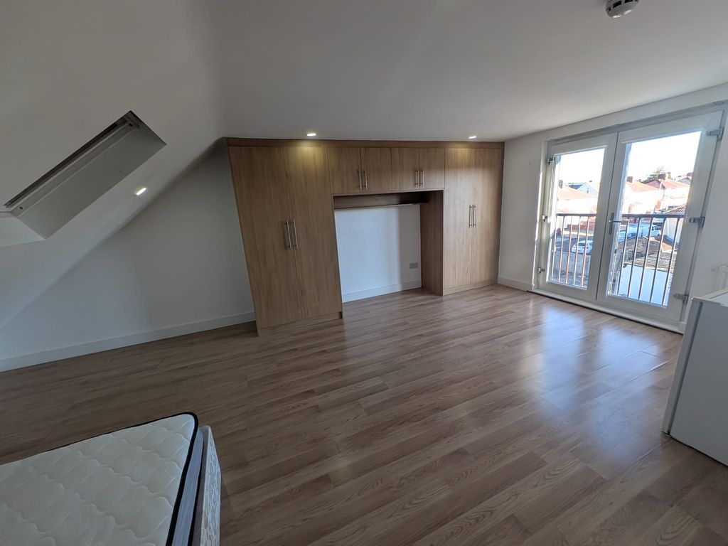 Property photo 3 of 8 Photo