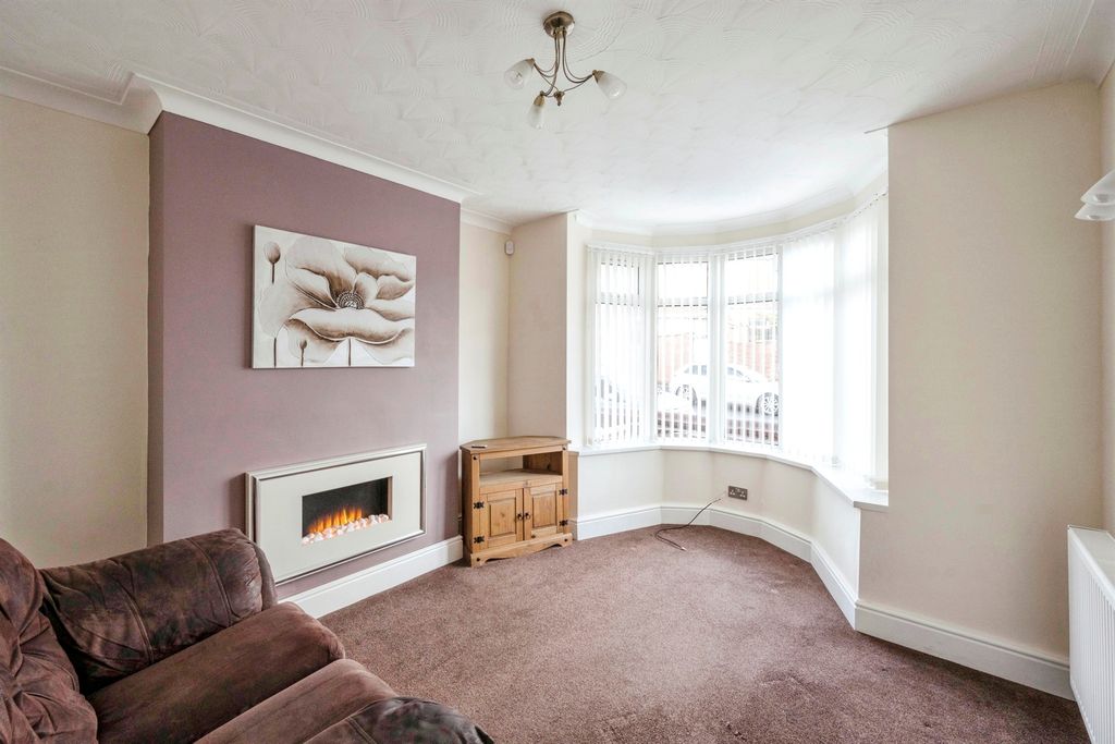 Property photo 2 of 17