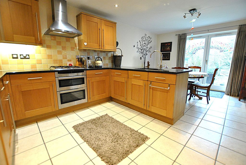 Property photo 3 of 18