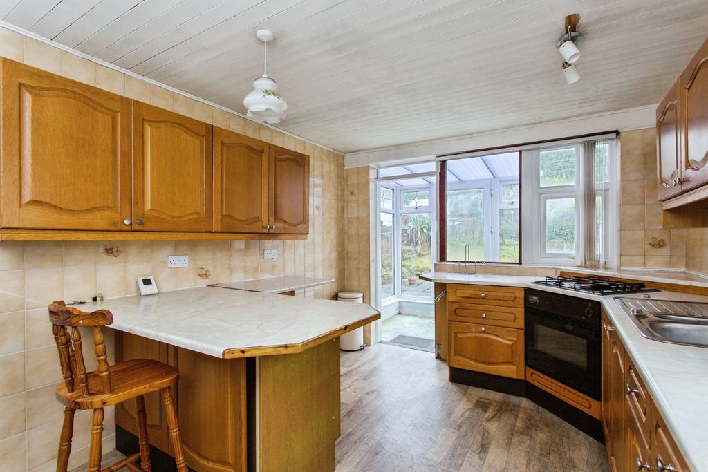 Property photo 3 of 13 Pbox-Img.Jpg