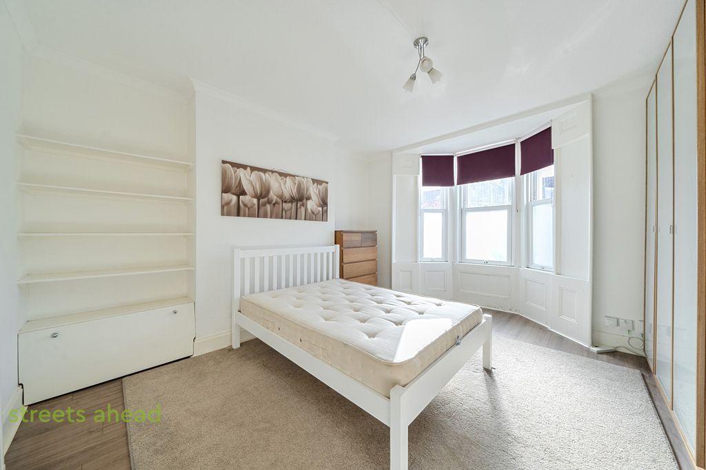 Property photo 2 of 13 527A3Eb6-7De5-430...