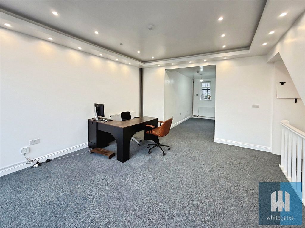 Property photo 3 of 34 Picture No. 35