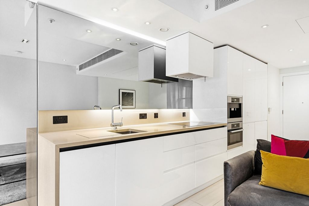 Property photo 2 of 11 2.1, 14 Sherwood ...