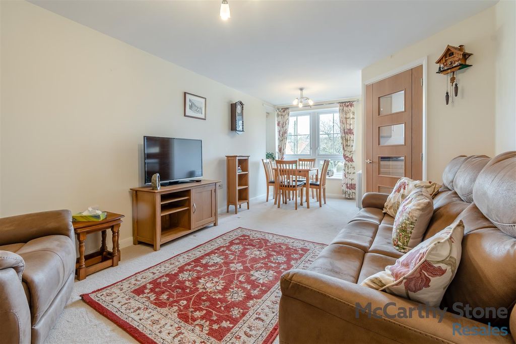 Property photo 2 of 23 8638110-Interior06.Jpg