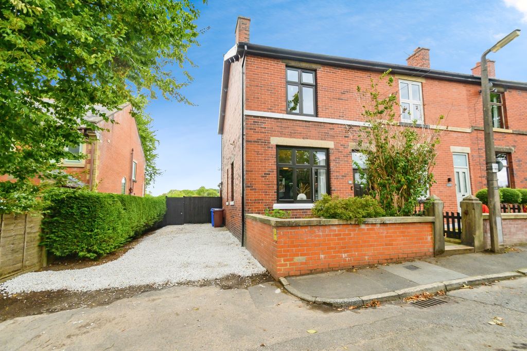 Property photo 1 of 16 Front View