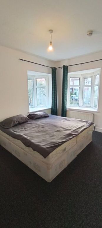 Property photo 1 of 13 Bedroom