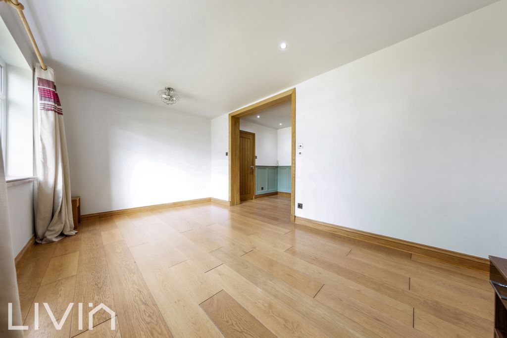 Property photo 3 of 9 3