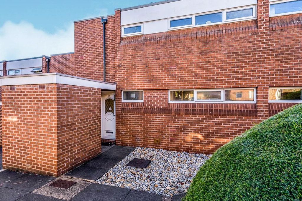 Property photo 1 of 6 Balcony