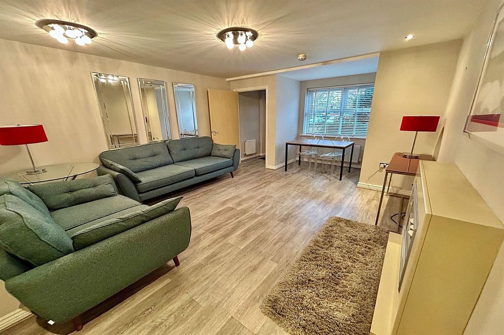 Property photo 2 of 23 Living Room