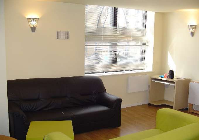 Property photo 1 of 6 Lounge