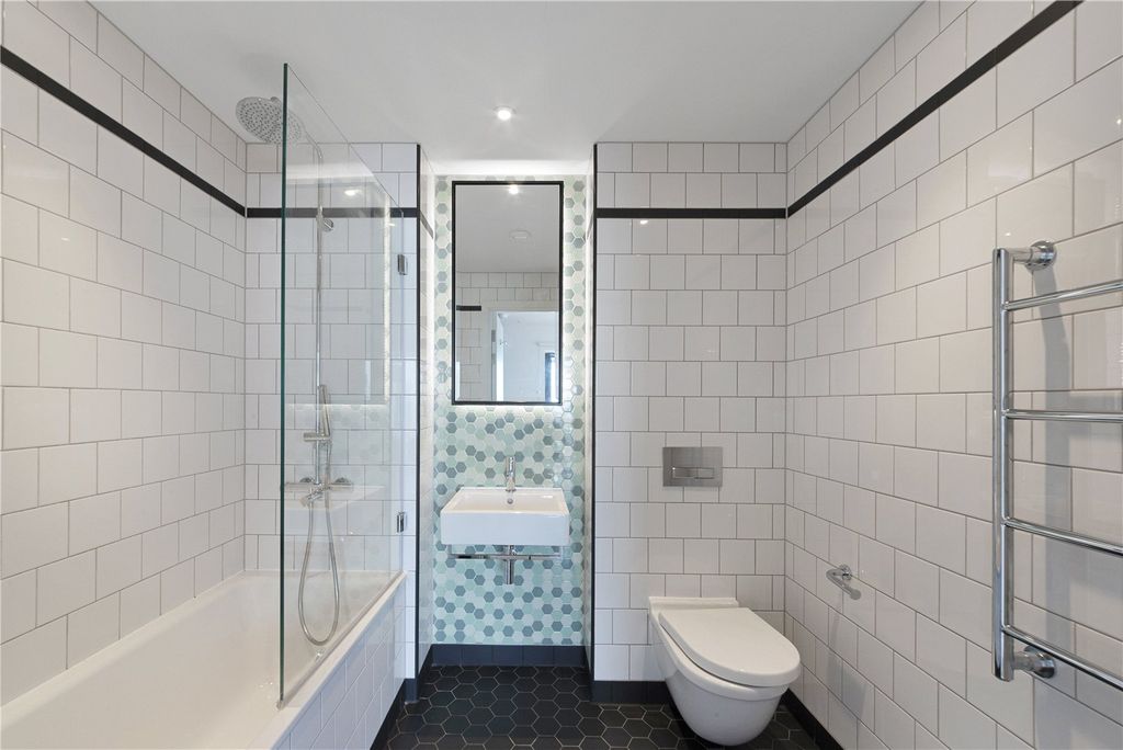 Property photo 3 of 7 Picture No. 06