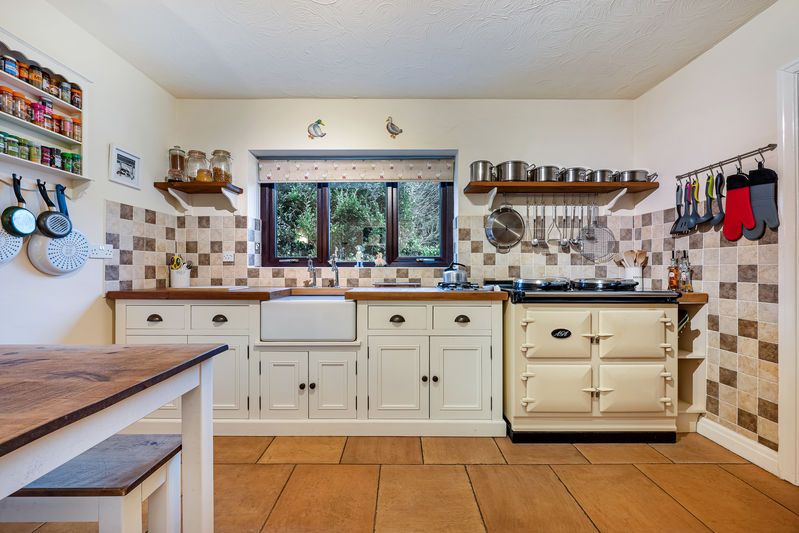 Property photo 3 of 28 Kitchen