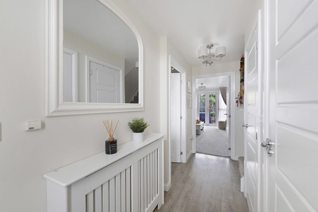 Property photo 2 of 14 7Nightingale02.Jpg