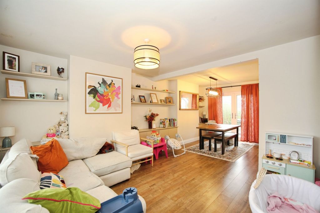 Property photo 2 of 16