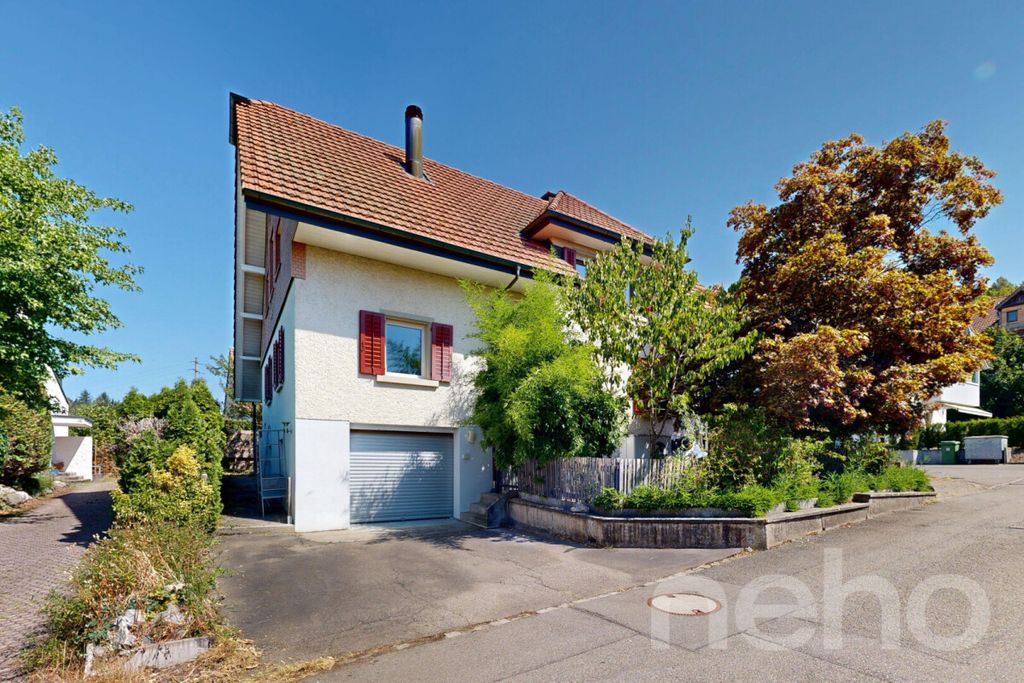 Property photo 2 of 12