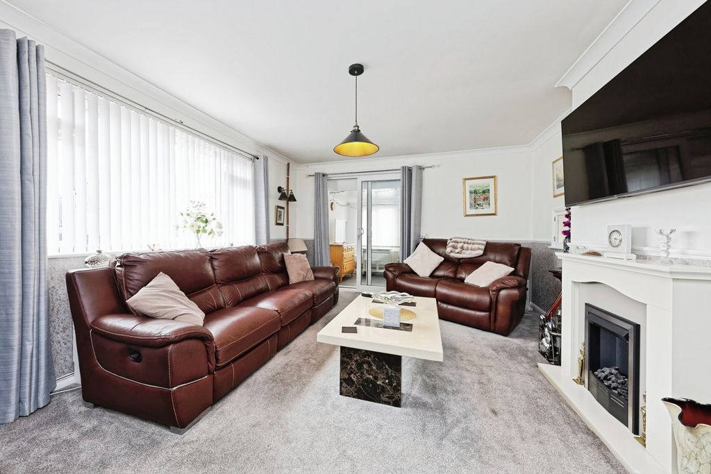 Property photo 2 of 16 Photo