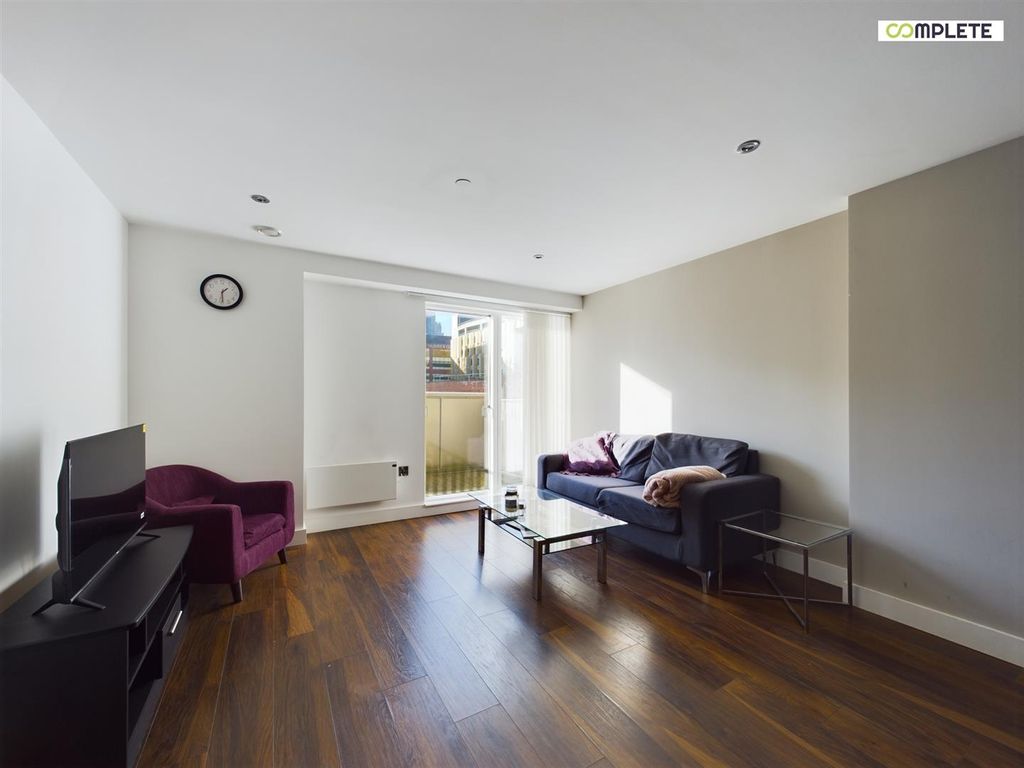 Property photo 1 of 35 Cam01231G0-Pr0095-Still002.Jpg