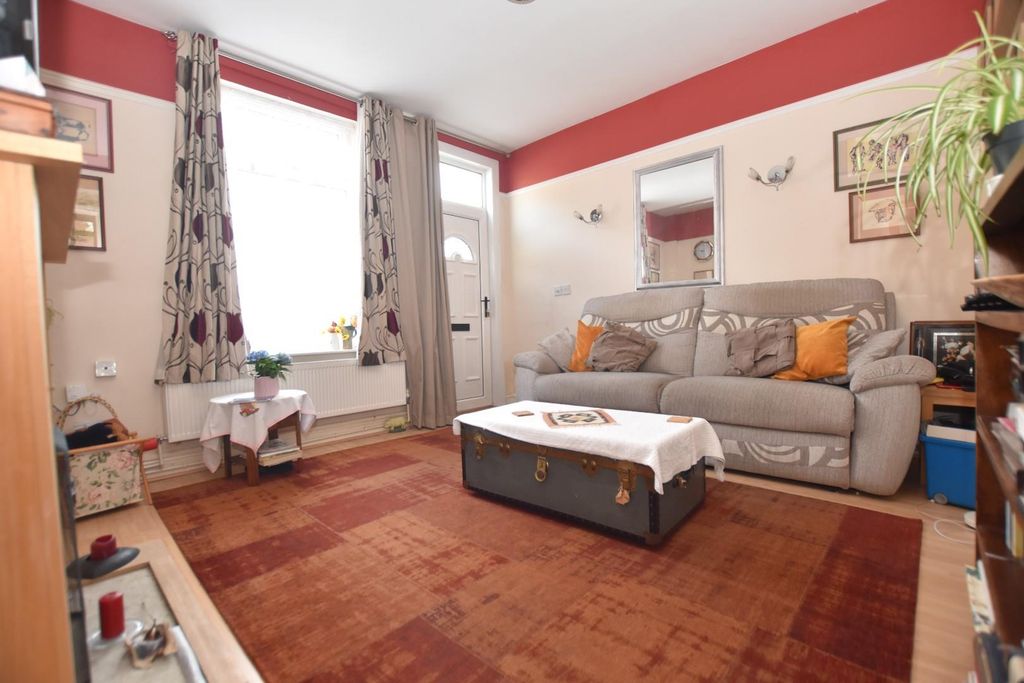 Property photo 2 of 14 Lounge.Jpg