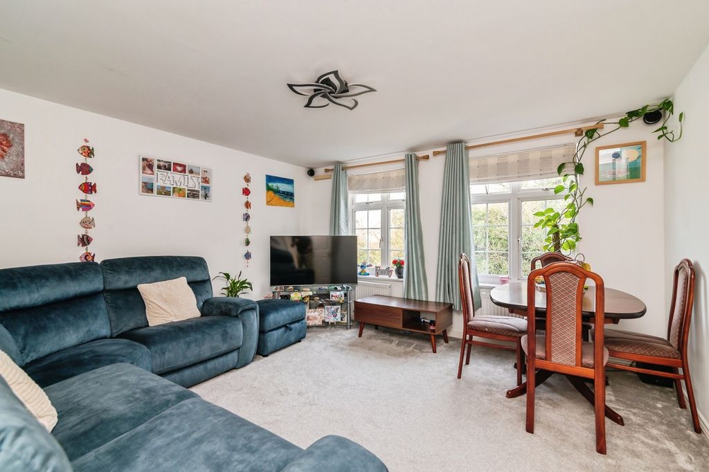 Property photo 2 of 17 Pbox-Img.Jpg