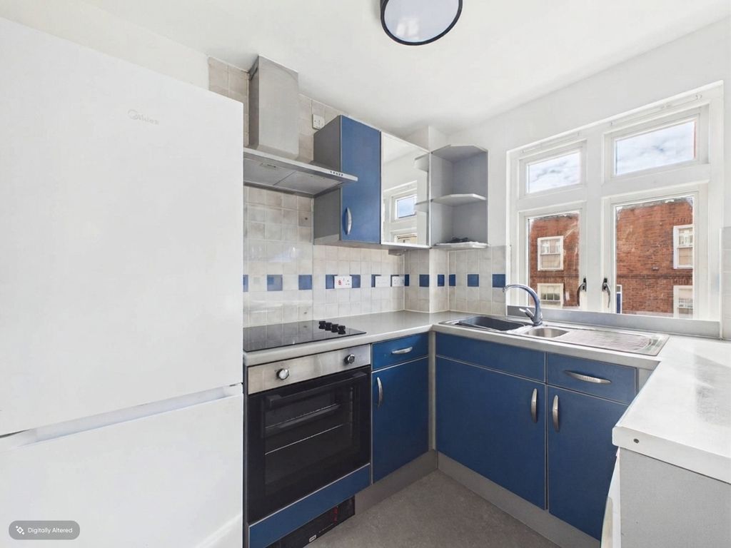 Property photo 2 of 12 Cam03062G0-Pr0255-Still001-001 (1)