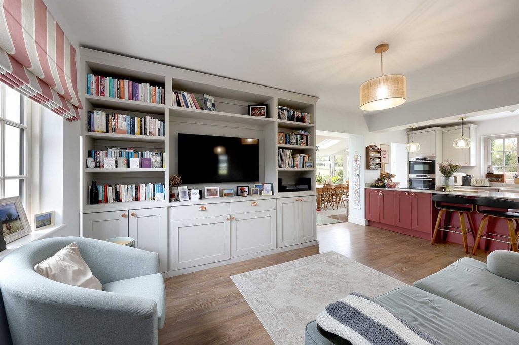 Property photo 3 of 20 Picture No. 33