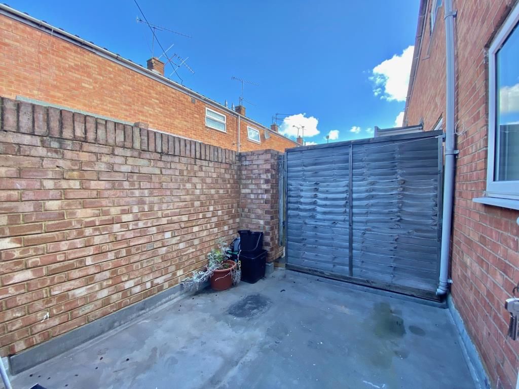 Property photo 3 of 6 Outside Space