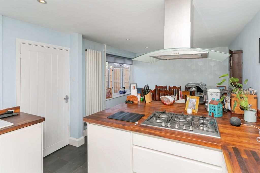 Property photo 2 of 15