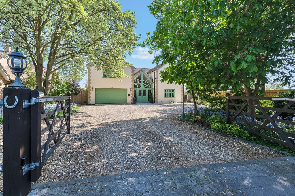 Property photo 1 of 31