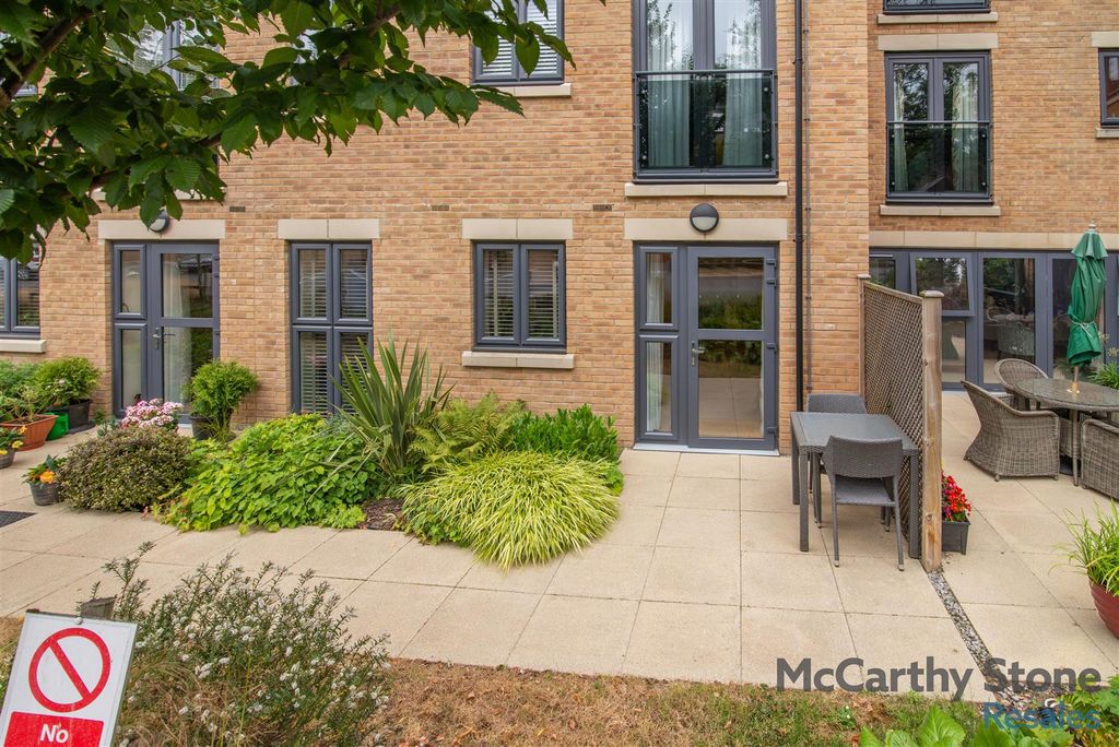 Property photo 1 of 18 8699587-Exterior02.Jpg