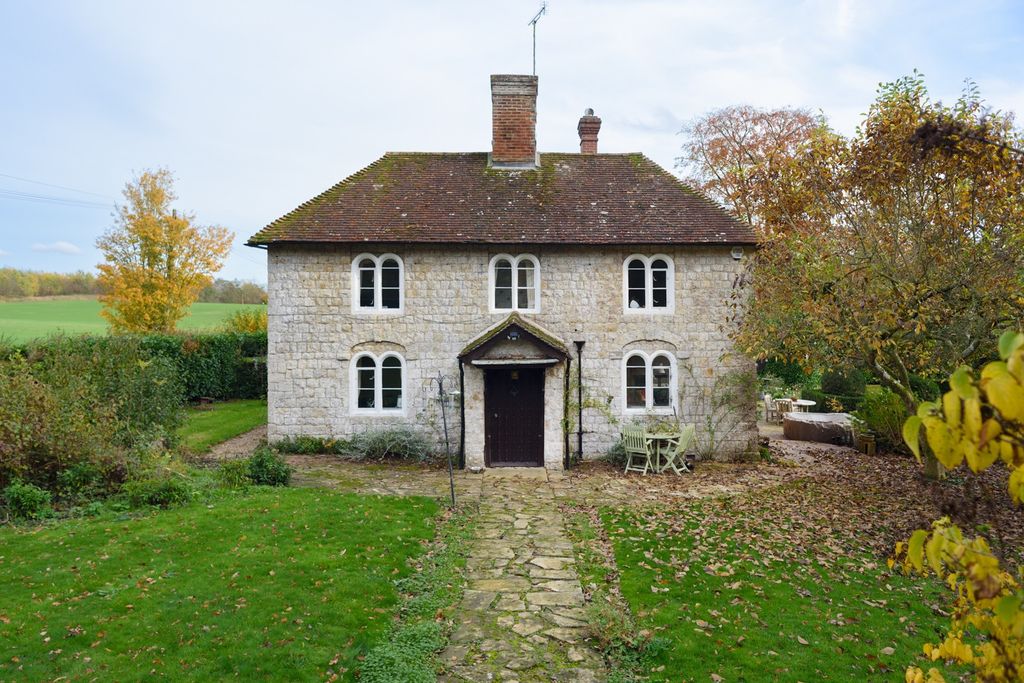 Property photo 2 of 28 4627584