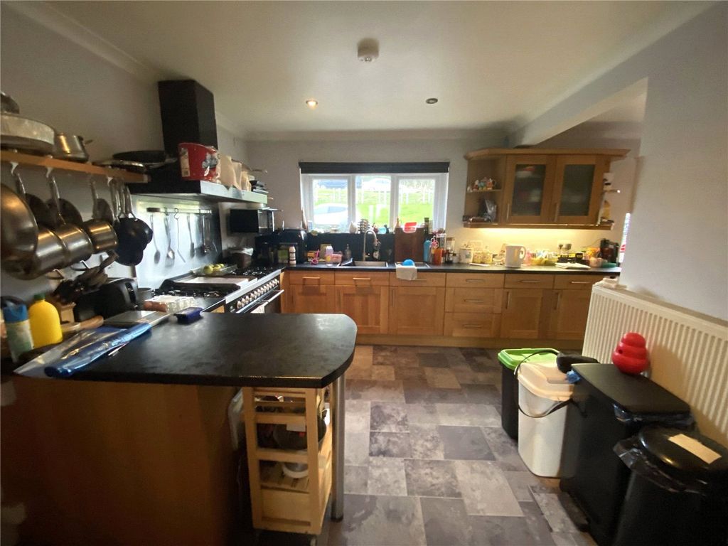 Property photo 2 of 25 Picture No. 04