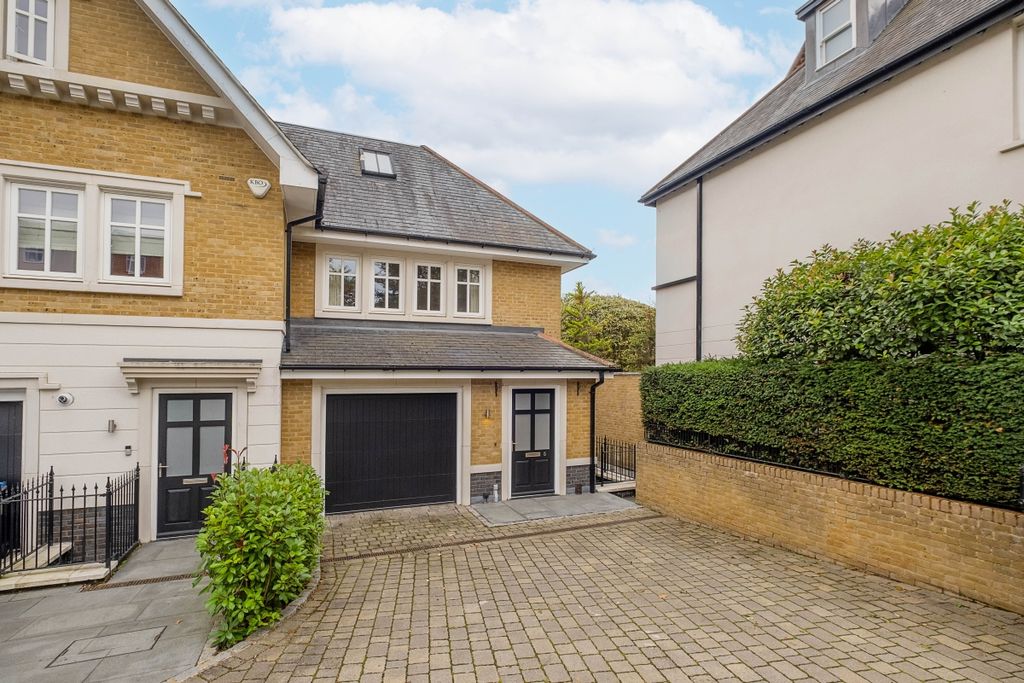 Property photo 1 of 24