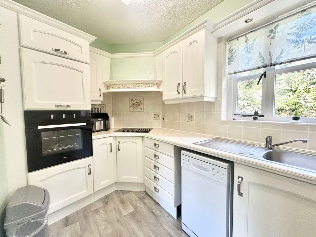 Property photo 2 of 25
